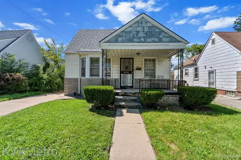 8661 Auburn St, Detroit, MI 48228