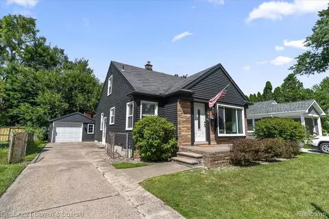 1611 E 5th St, Royal Oak, MI 48067