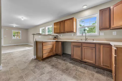 4167 Pine Grove Ave, Fort Gratiot, MI 48059