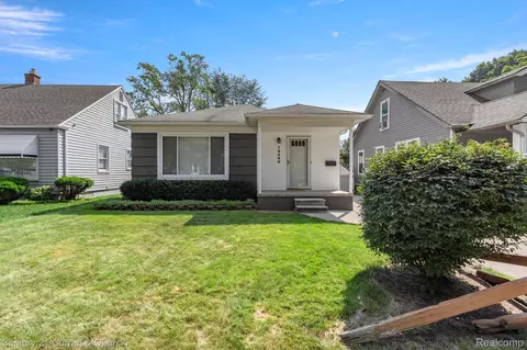 19390 Wakenden, Redford, MI 48240