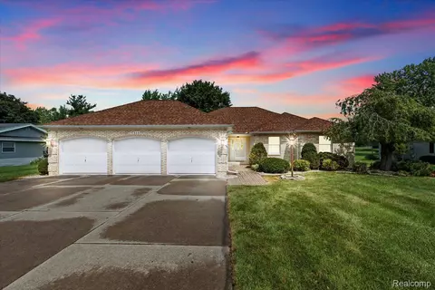 313 E Rolston Rd, Linden, MI 48451