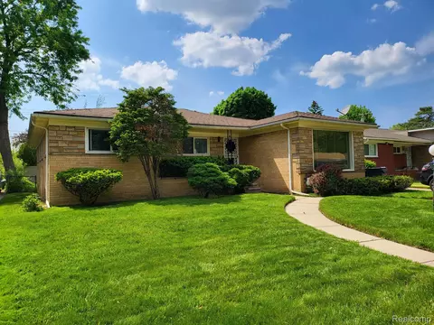 24311 Berkley St, Oak Park, MI 48237
