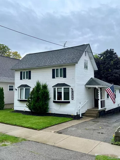 4088 Pleasant St, Metamora, MI 48455