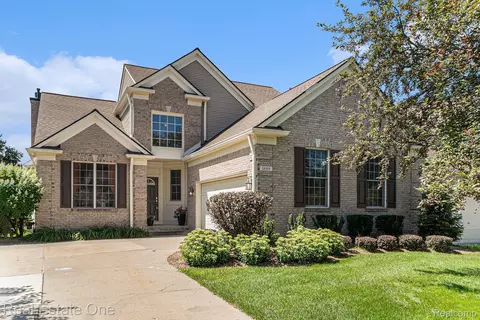 1689 Maple Crk, Rochester, MI 48306