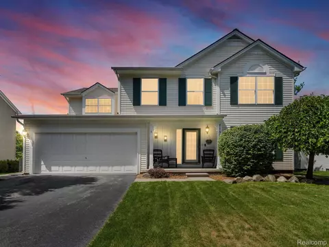 1188 Quail Ridge Dr, Oxford, MI 48371