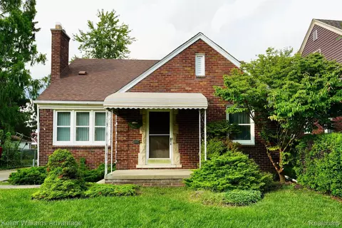 15571 Glander Ave, Eastpointe, MI 48021