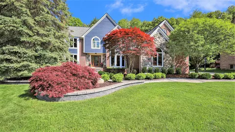 3746 Merriweather Ln, Rochester Hills, MI 48306