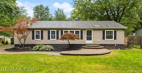 9216 Maple Rd, Clay, MI 48001