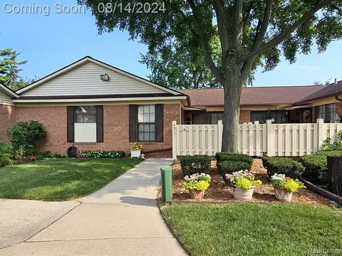 40131 Newport Dr, Plymouth, MI 48170