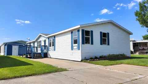 37957 Rosedale Dr, Clinton Township, MI 48036