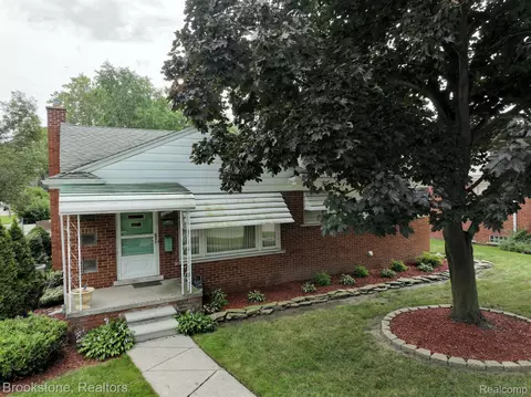 9218 Columbia, Redford, MI 48239