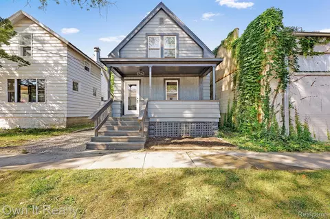 221 W 3rd St, Monroe, MI 48161