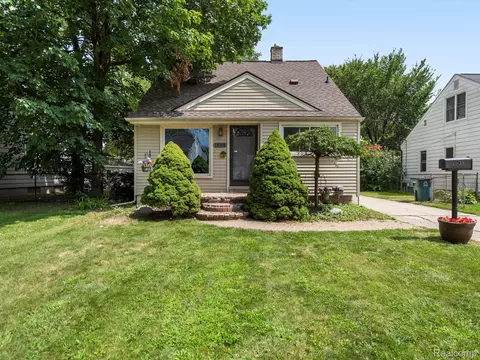 1538 N Bywood Ave, Clawson, MI 48017