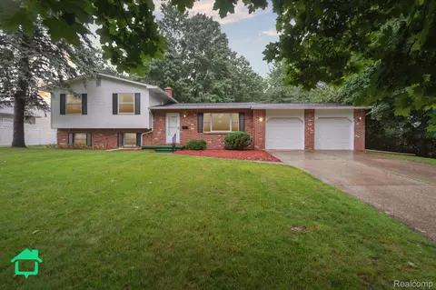 2300 Airfield Ln, Midland, MI 48642
