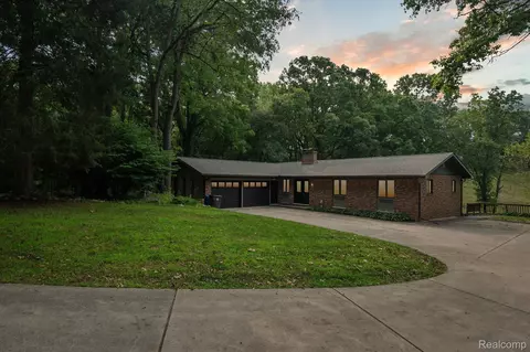 5700 Eggert, Genoa, MI 48116