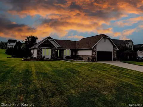 4144 Brookstone Crt Ct, Genoa, MI 48843