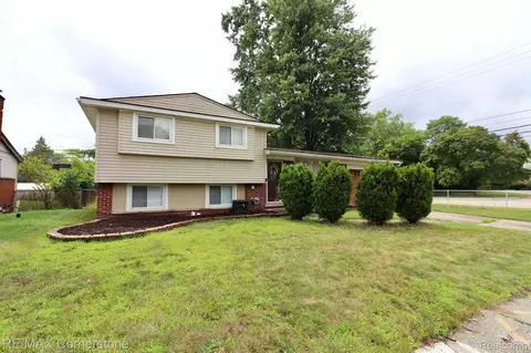 37257 Gilchrist St, Westland, MI 48186