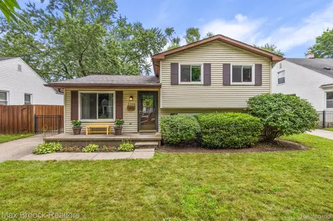 2246 Royal Ave, Berkley, MI 48072