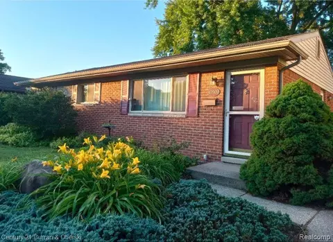 40509 Pinetree Dr, Plymouth, MI 48170