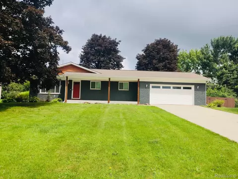 6302 Church St, Independence, MI 48346