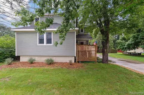 26828 Shiawassee Rd, Southfield, MI 48033