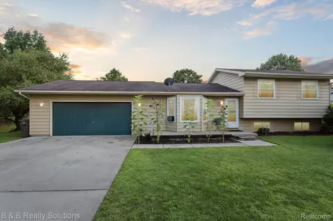 2608 Breezeway St, Deerfield, MI 48461