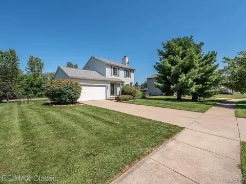 182 Garden Crt Ct, Northfield, MI 48189