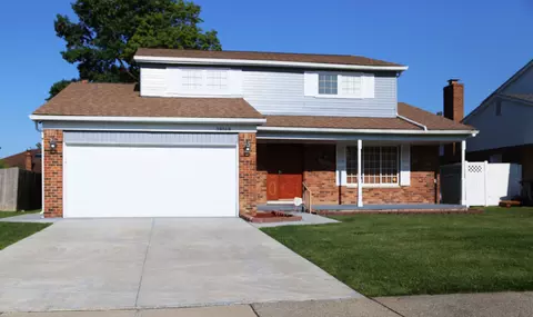 38168 Fairfield Dr, Sterling Heights, MI 48310