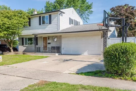 22080 Bernard St, Taylor, MI 48180