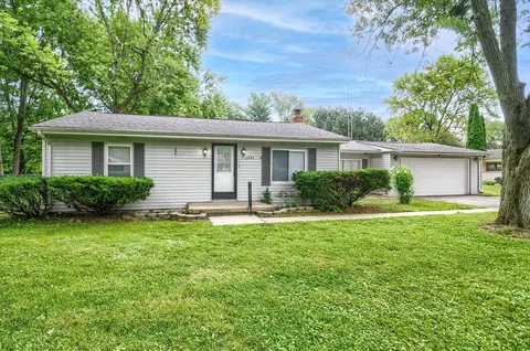 3094 Lanning Dr, Flint, MI 48506