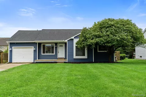 7584 W Pearson, Shelby Township, MI 48316