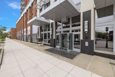 411 S Old Woodward Ave #801, Birmingham, MI 48009