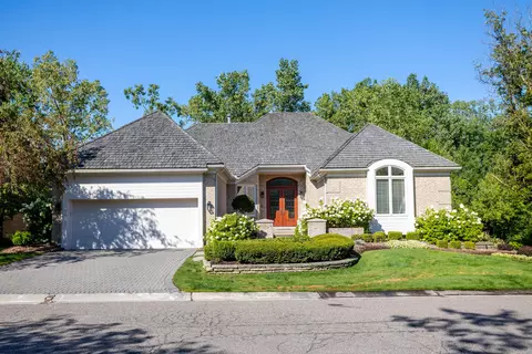 5130 Oakbrooke Dr, West Bloomfield, MI 48323