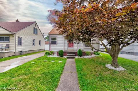 14656 Windermere St, Southgate, MI 48195
