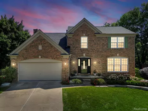 1139 Arms Crt Ct, Rochester Hills, MI 48307