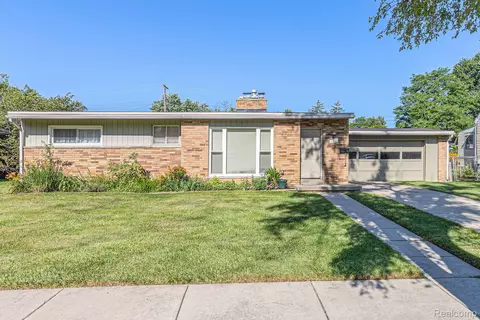 120 Redruth Ave, Clawson, MI 48017