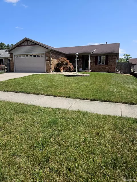 15115 Churchill St, Southgate, MI 48195