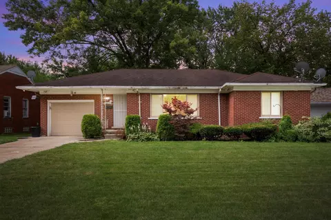20310 Woodside St, Harper Woods, MI 48225