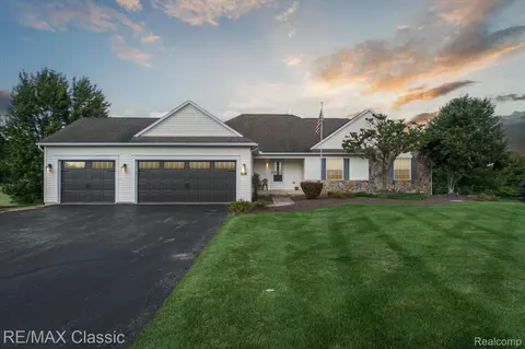 2915 Wheat Valley Dr, Marion, MI 48843