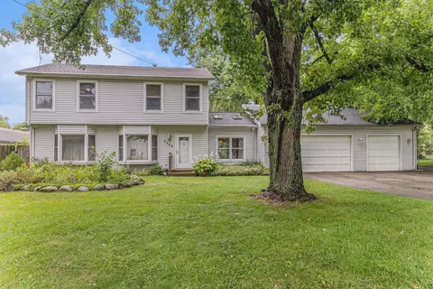 3329 Lakeview Dr, Highland, MI 48356