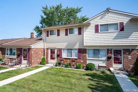 9746 Cornell St, Taylor, MI 48180