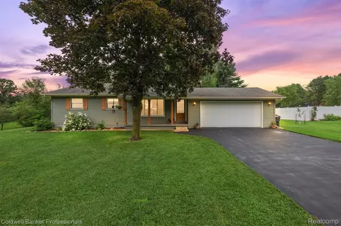 3602 Farmers Creek Rd, Metamora, MI 48455