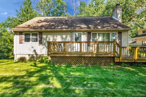 2244 Terrapin St, Wolverine Lake, MI 48390