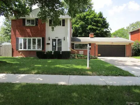 31145 Spring E, Fraser, MI 48026
