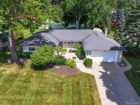 35556 6 Mile Rd, Livonia, MI 48152