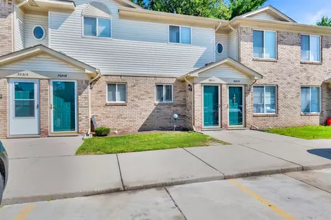 30344 Wedgewood Cir, Roseville, MI 48066