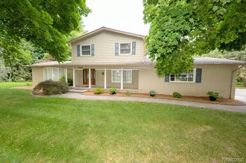 53858 Franklin Dr, Shelby Township, MI 48316
