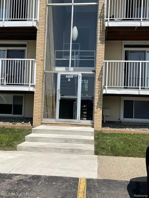 4905 Crooks Rd A11 4 Rd #A11, Royal Oak, MI 48073