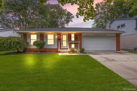 19435 Coachwood Rd, Riverview, MI 48193