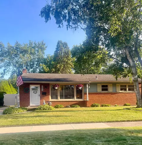 36987 Thinbark St, Wayne, MI 48184 photo 1